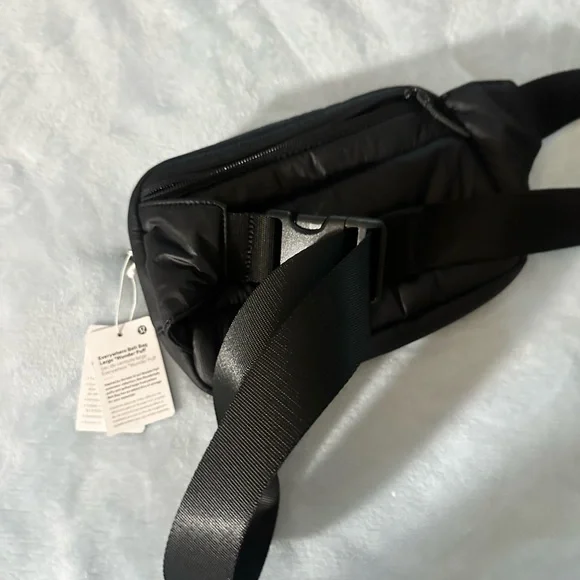lululemon black everywhere belt bag large wunder puff - Picture 4 of 6